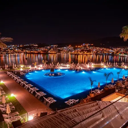 אתר נופש Baia Bodrum 5*